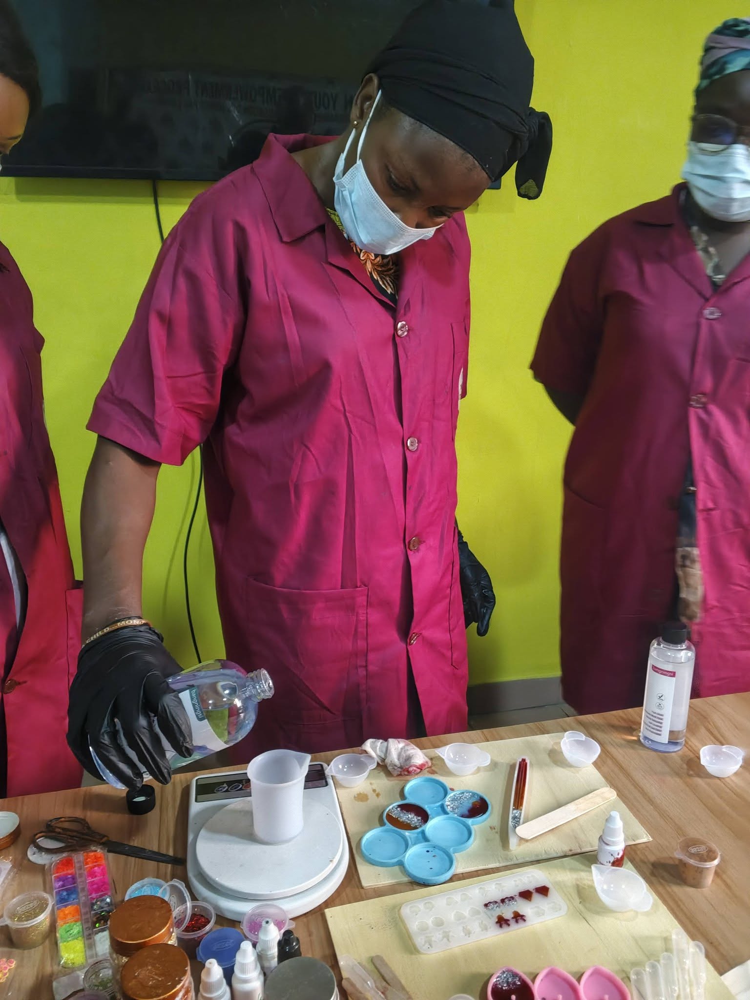Resin pouring technique