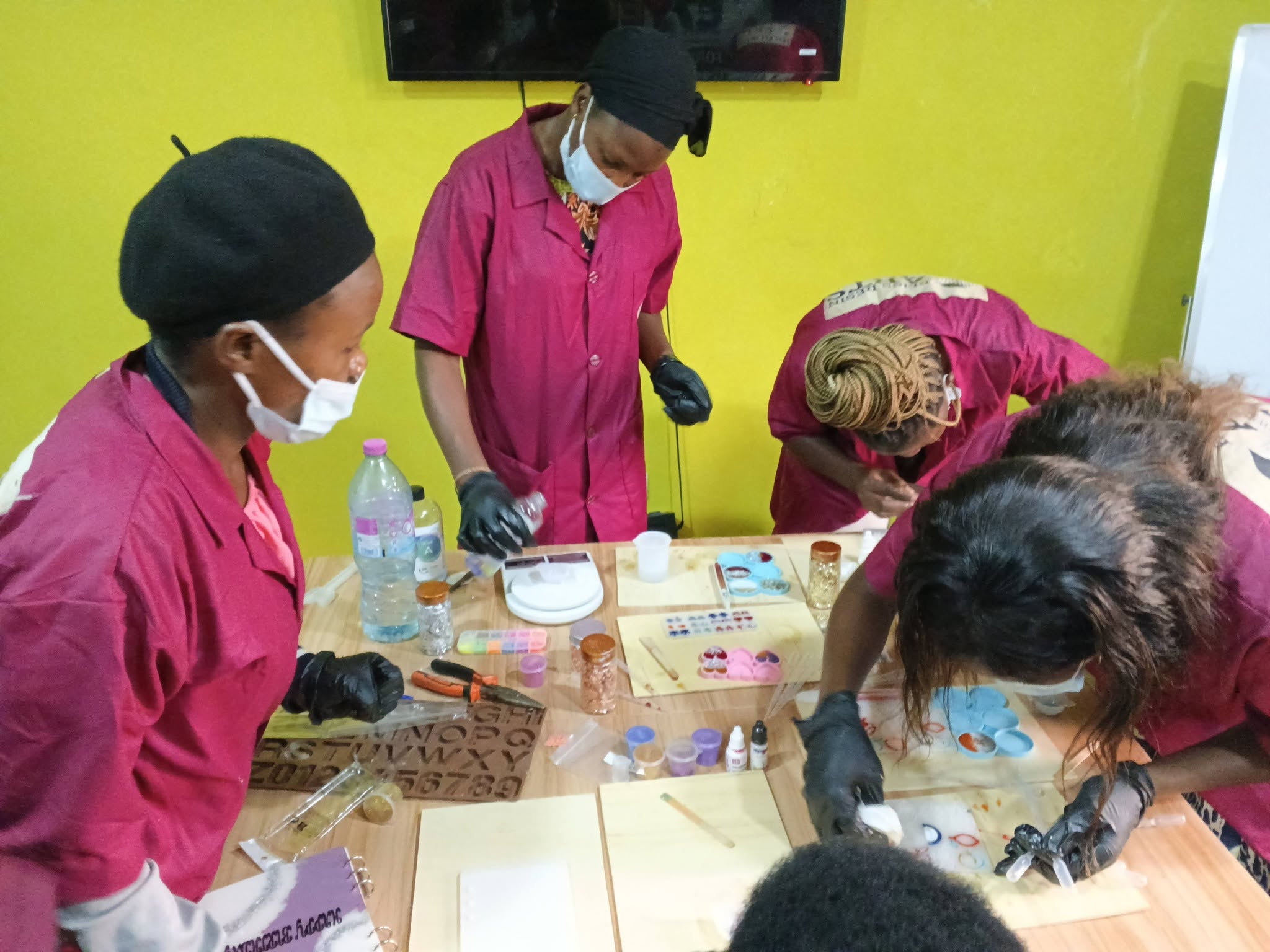 Resin art session